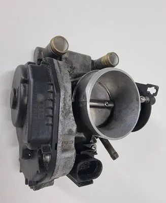 Audi A4 S4 B5 8D Throttle body valve 6237210