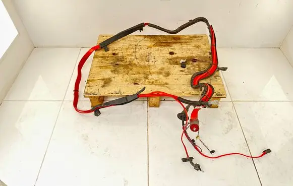 BMW 5 F10 F11 Positive cable (battery) 9168421 58650910