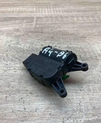 Audi A4 S4 B6 8E 8H Air flap motor/actuator 8E1820511B 0132801303