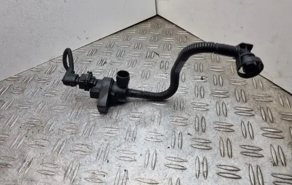 BMW 3 E90 E91 Vacuum valve 7512581