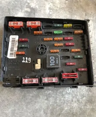Volkswagen PASSAT B6 Fuse module 3C0937125 63592777