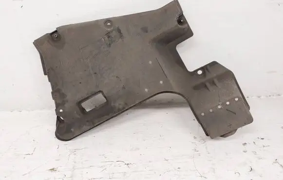 Toyota Camry VIII XV70 Center/middle under tray cover 5839933080