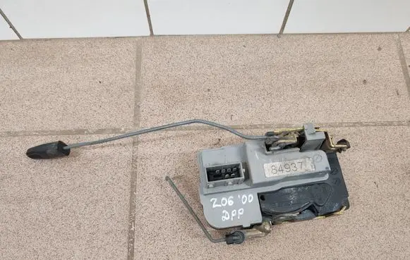 Peugeot 206 Front door lock 