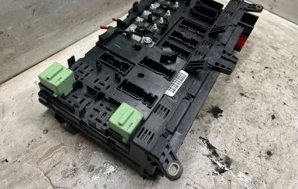 BMW X5 E53 Fuse module 8380409