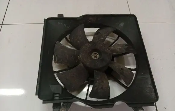 Honda Civic Radiator cooling fan shroud 1680004330 168000-4330