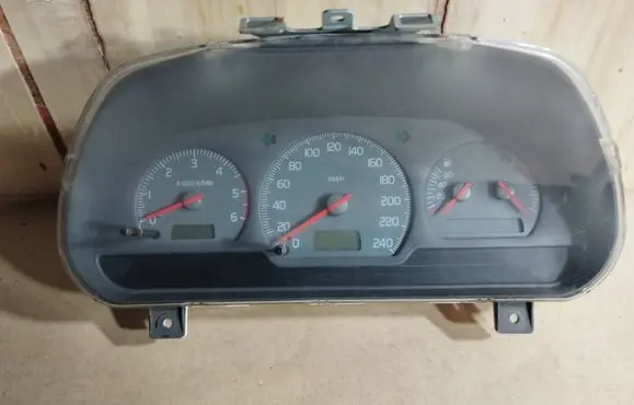 Volvo S40, V40 Speedometer (instrument cluster) 30657569 09W07D1 30867708