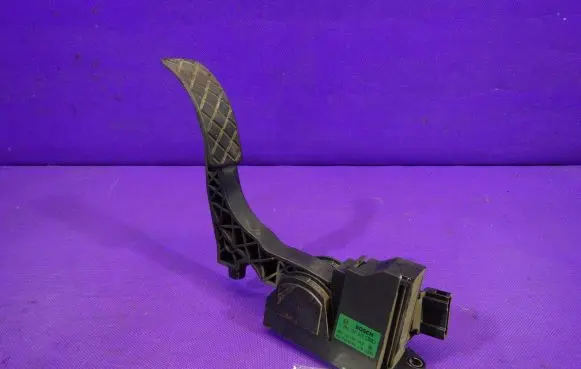 Seat Ibiza III (6L) Accelerator throttle pedal 6Q1721503A
