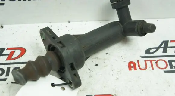 Volkswagen Golf V Clutch slave cylinder 6Q0721261F