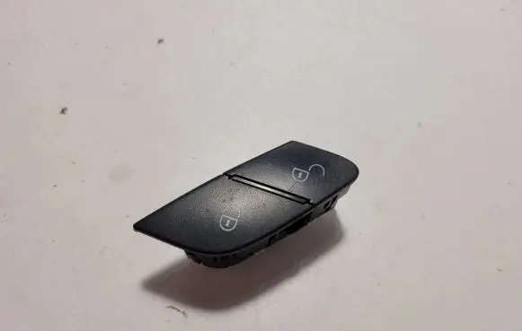 Mercedes-Benz R W251 Central locking switch button A2518200910 03078050