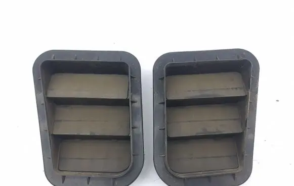 Hyundai Kona I Quarter panel pressure vent 975102F200