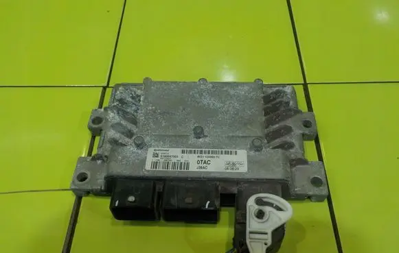 Ford Fiesta Engine control unit/module S180047003C 8V2112A650TC 8V21