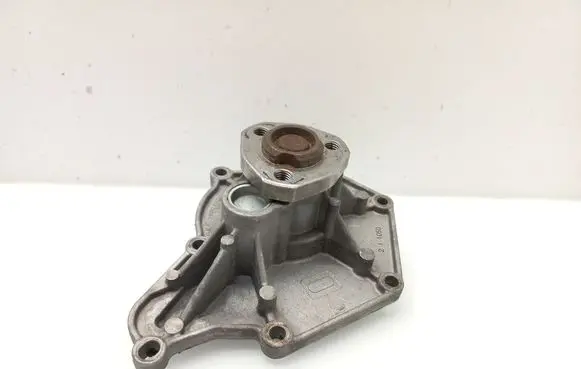 Audi A6 S6 C6 4F Water pump VKPC81320380 81320380