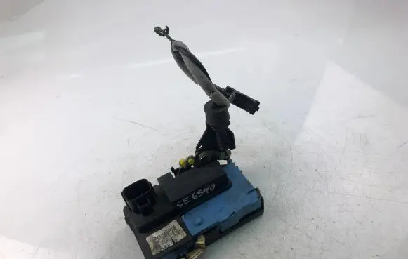 Volvo S60 Coupe door lock (next to the handle) 30699748