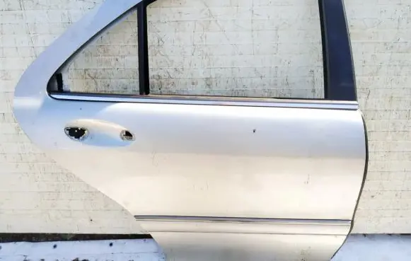 Mercedes-Benz S W220 Rear door pilkos