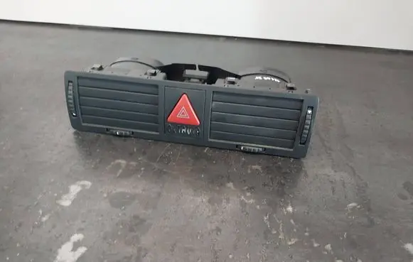 Skoda Octavia Mk1 (1U) Dash center air vent grill 1U0820951