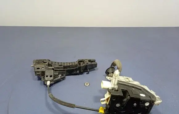 Audi A6 Allroad C7 Rear door lock 4G0839016E