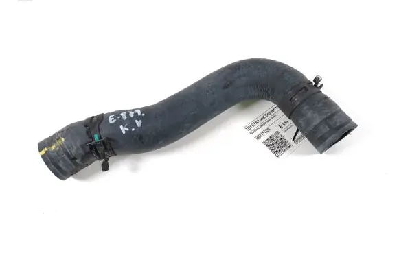Toyota Land Cruiser (J150) Engine coolant pipe/hose 1657111330