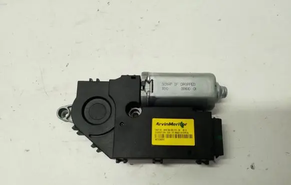 Chrysler Town u0026 Country V Sunroof motor/actuator 504696715