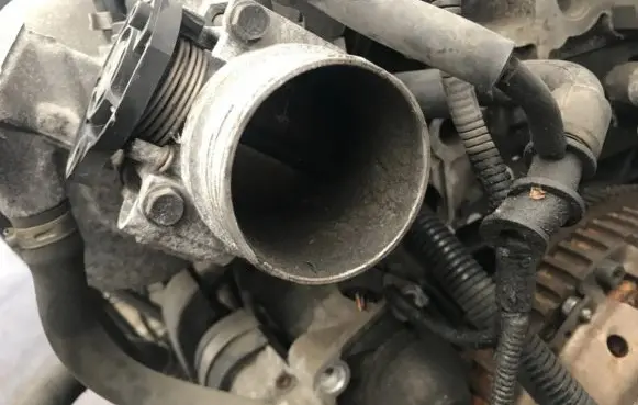 Volvo S40, V40 Throttle valve