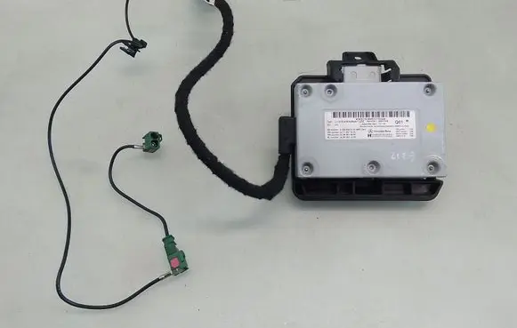 Mercedes-Benz E W212 Head unit multimedia control A2049000300