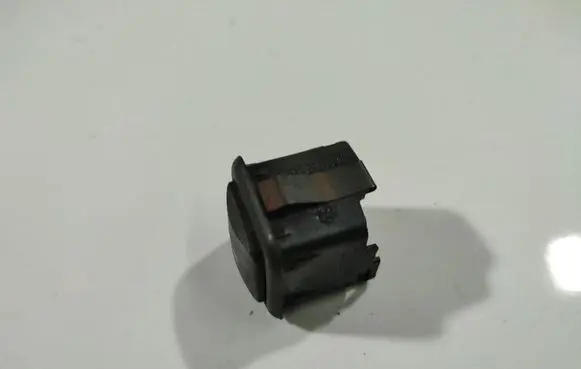 Volkswagen Bora Fuel tank opening switch 3B095983A