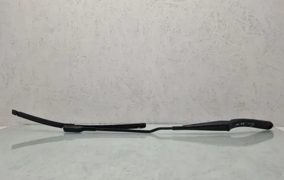Audi A4 S4 B8 8K Front wiper blade arm 8K2955407