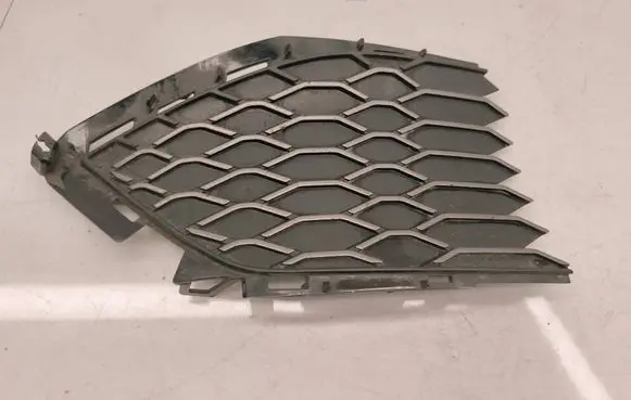 Toyota C-HR I Front bumper lower grill 53124YP260