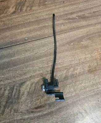 Audi A6 S6 C5 4B Turbo solenoid valve 1J0906283A