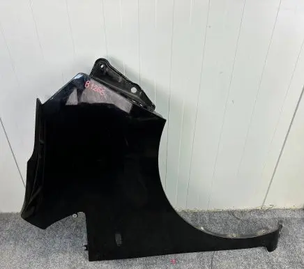 Nissan NV200 Fender B1266