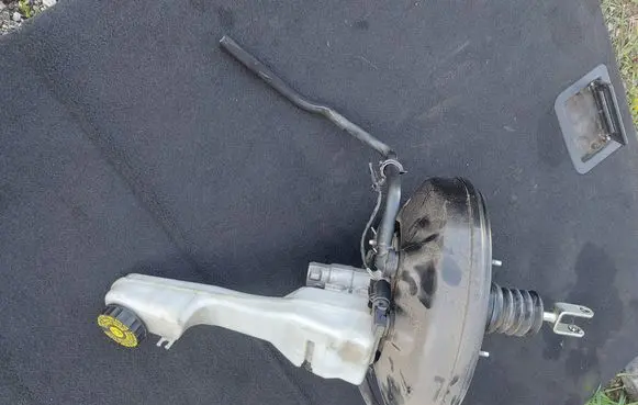 BMW 2 F46 Brake booster 6875608