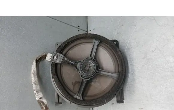 Volvo S60 Subwoofer speaker 8633574