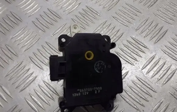 Toyota Yaris A/C air flow flap actuator/motor 063700-7900
