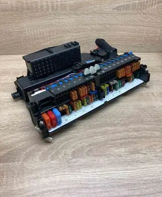 BMW 3 E46 Fuse module 8364540 8364542