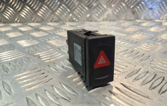 Volkswagen PASSAT B5 Hazard light switch 3B0953235D