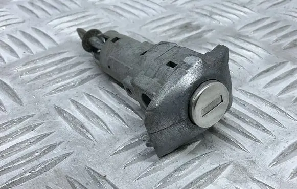Skoda Octavia Mk3 (5E) Front door lock (next to the handle) 5E0837167A