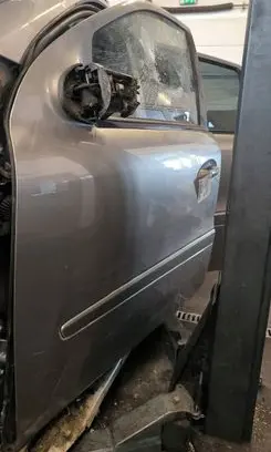 Mercedes-Benz ML W164 Front door 723