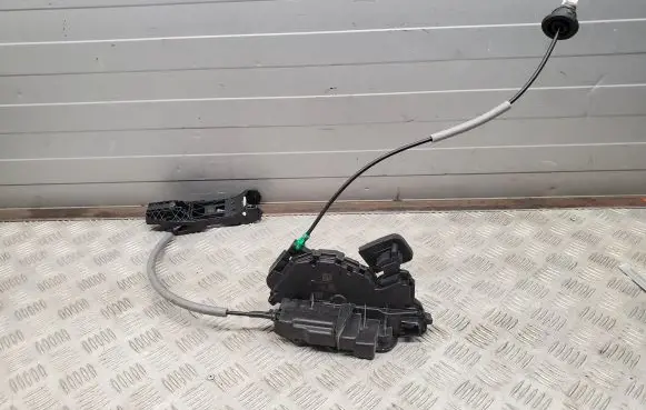 Audi Q3 F3 Front door lock 8V0837885 5TB837015C