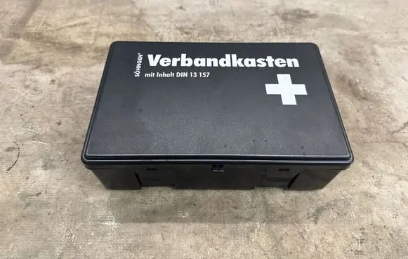 Audi A3 S3 8V First aid kit 