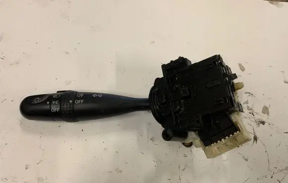 Suzuki Grand Vitara II Indicator stalk 173744