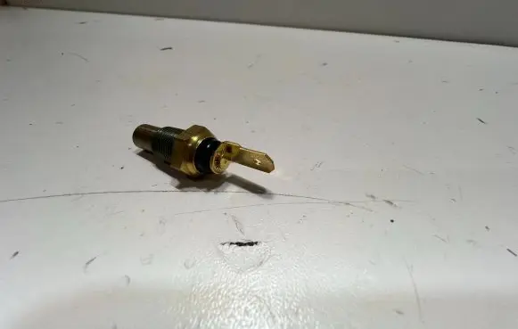 Mitsubishi Pajero Coolant temperature sensor MD091056