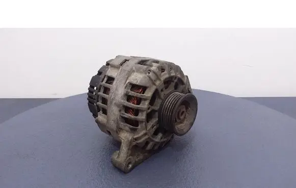 Volkswagen PASSAT B5 Generator/alternator 06B903016D