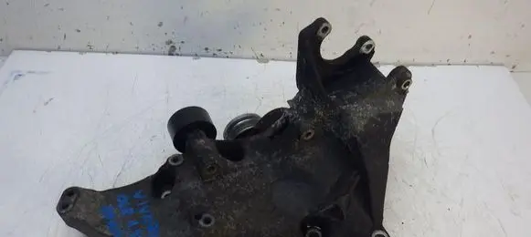 Opel Vivaro A/C compressor mount bracket 