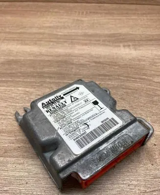 Renault Laguna I Airbag control unit/module 8200018830B 550804400