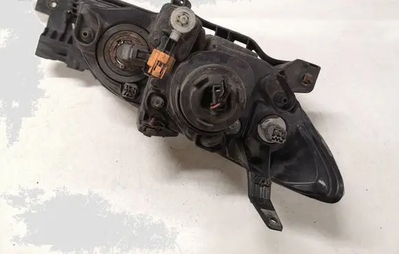 Mazda 3 I Headlight/headlamp 1758798 P2690