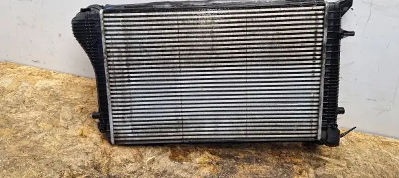 Volkswagen Touran I Intercooler radiator 1K0145803H