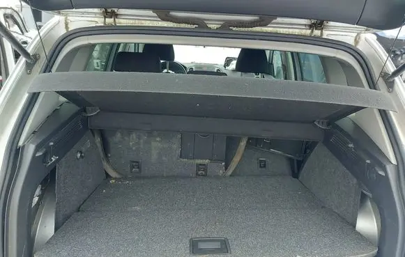 Volkswagen Tiguan Parcel shelf 5N0867769E