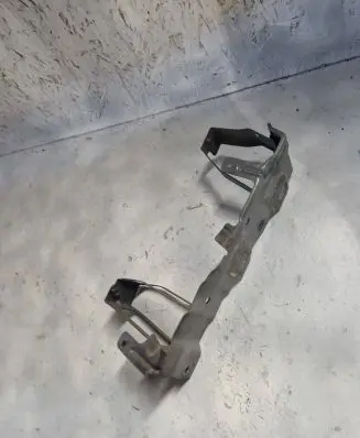 Nissan Murano Z51 Fender mounting bracket