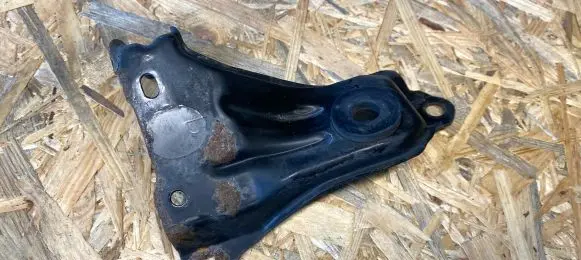 Honda CR-V Radiator mount bracket