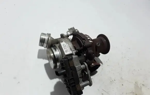 BMW 5 G30 G31 Turbo 8579212
