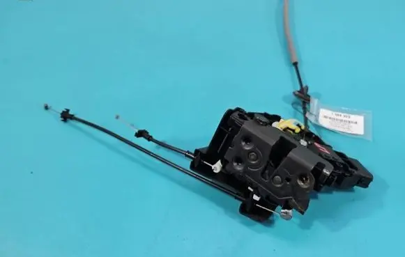 Volvo V70 Front door lock 31253657 IMPRK1584925